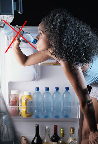 Ne buvez plus l'eau en bouteille plastique passez au charbon actif binchotan